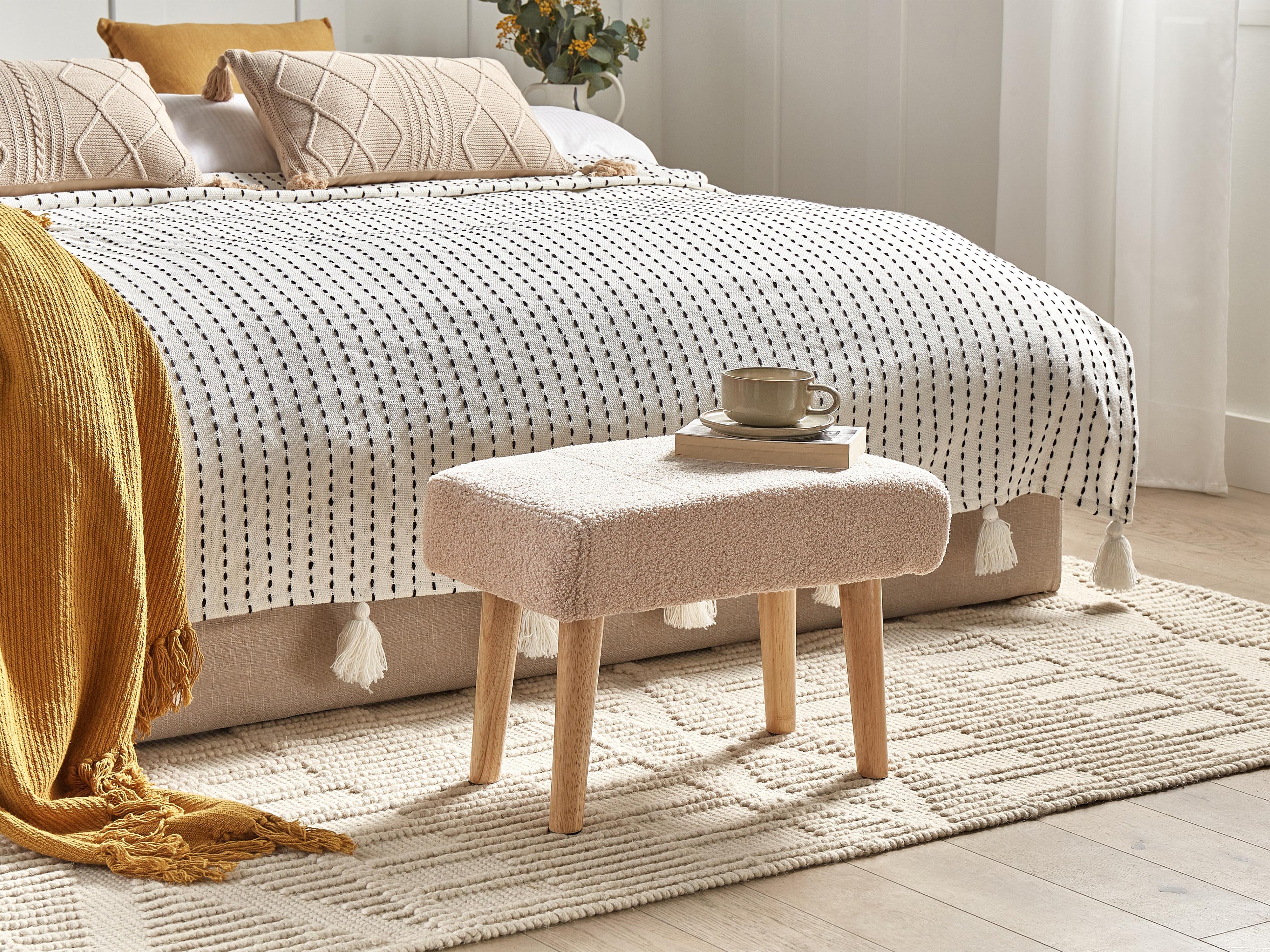  Footstool TAKOMA Boucle Light Beige